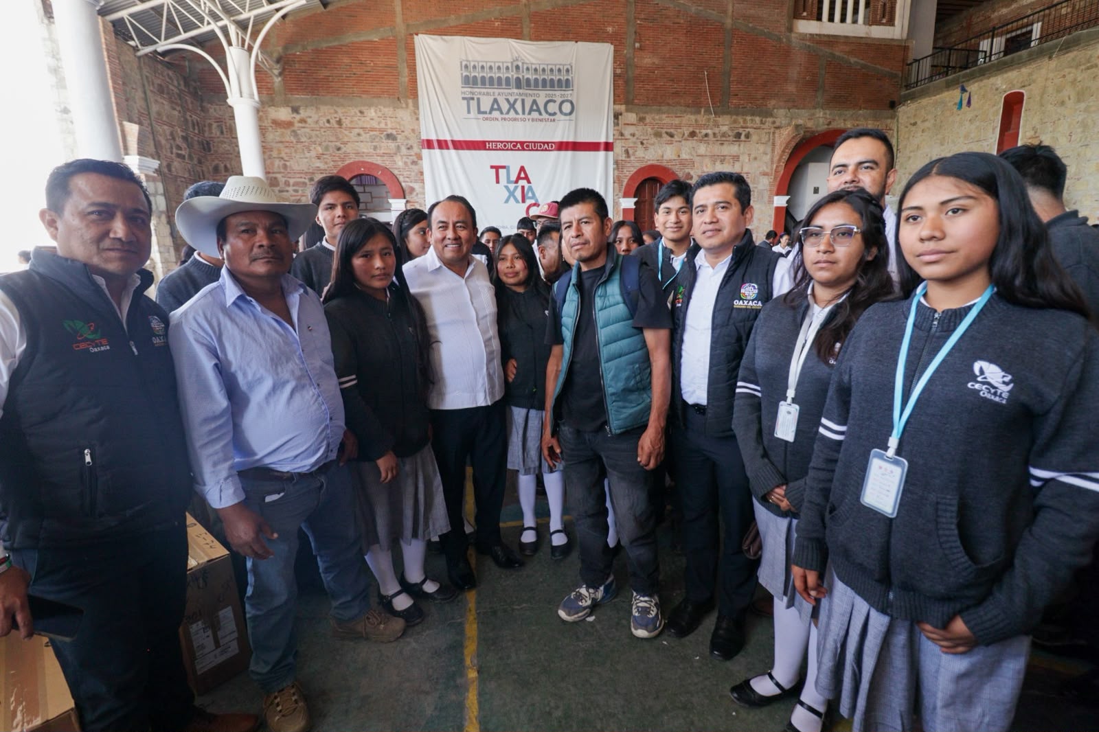 Se fortalece la infraestructura educativa en el CECyTE con "Guelaguetza digital" en la Mixteca 