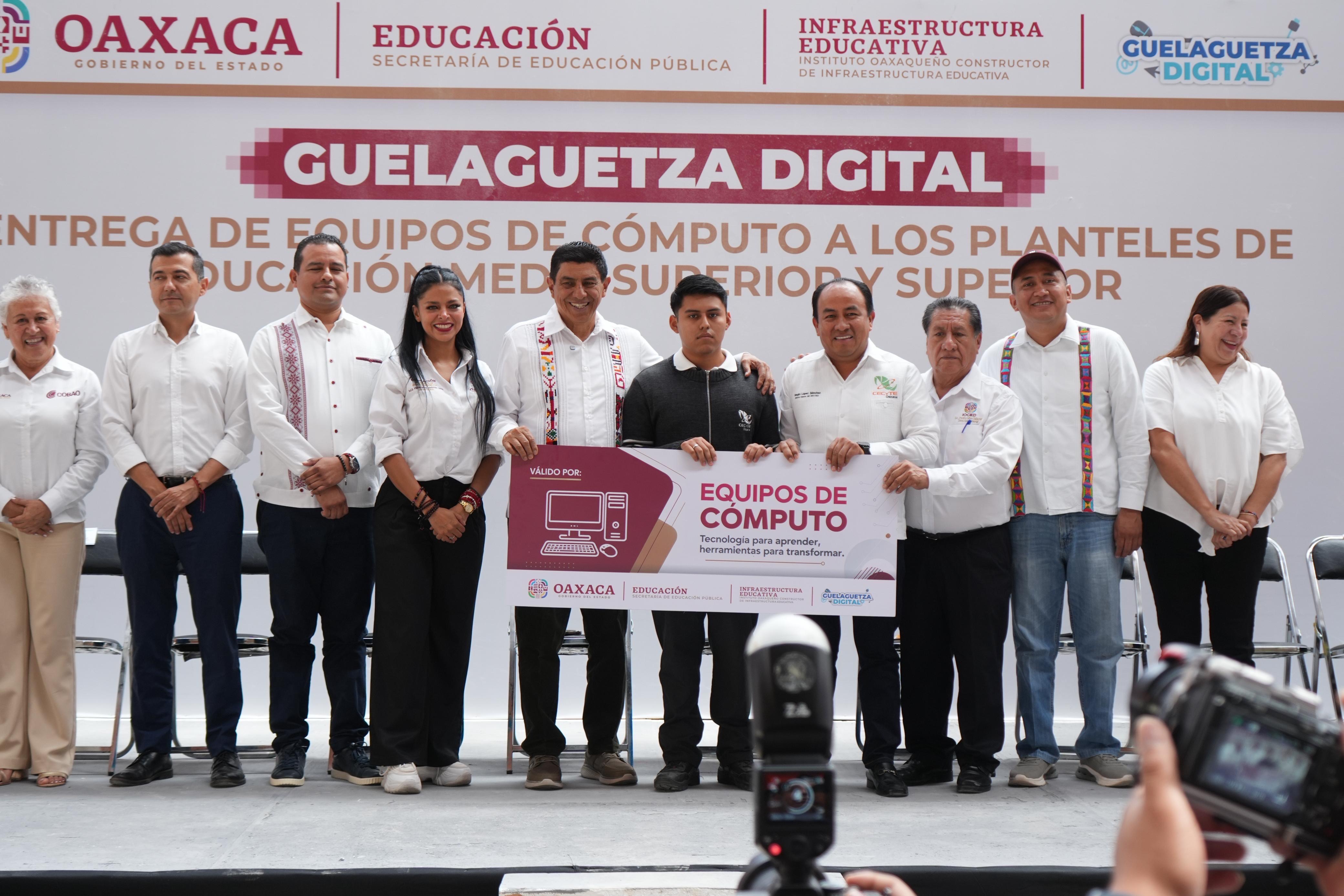Impulso histórico al CECyTE Oaxaca: Recibe más de 700 computadoras en la "Guelaguetza Digital"