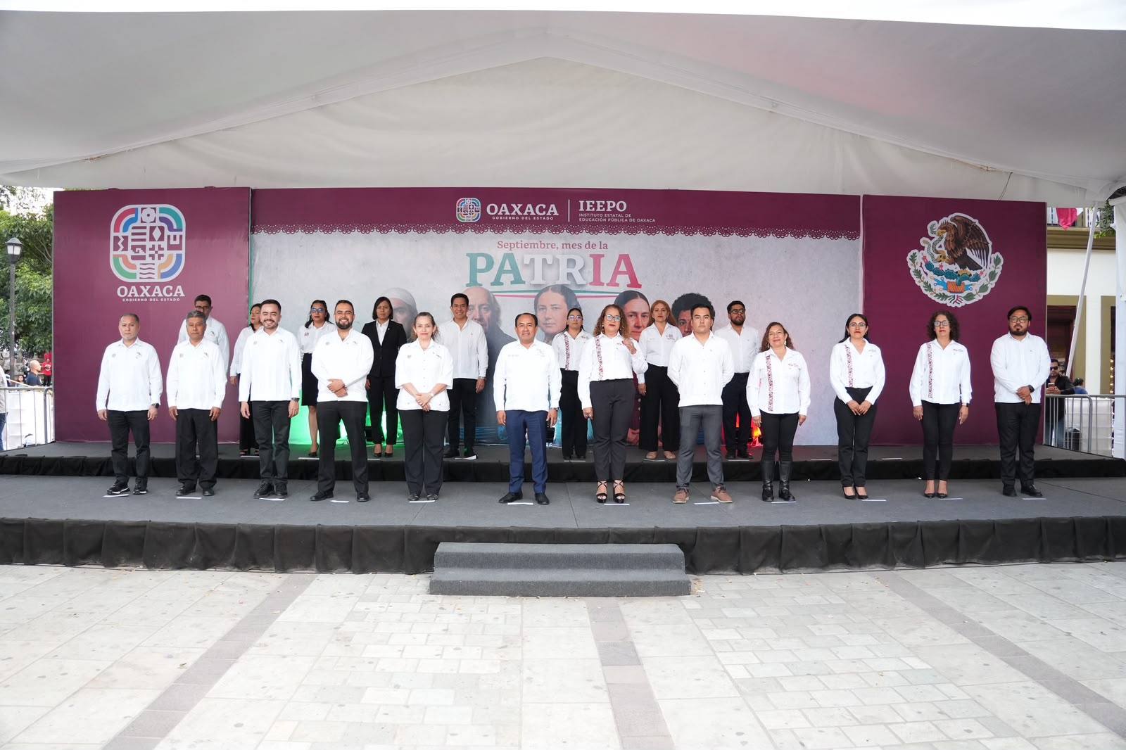 FORTALECE CECyTE OAXACA VALORES CÍVICOS Y RESPETO A LA PATRIA EN ARREAMIENTO DE LA BANDERA NACIONAL